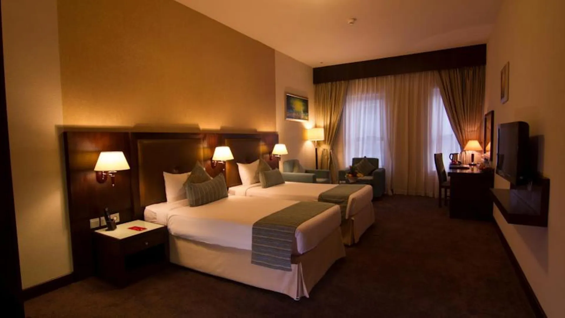 Отель Ramada By Wyndham Dubai Deira