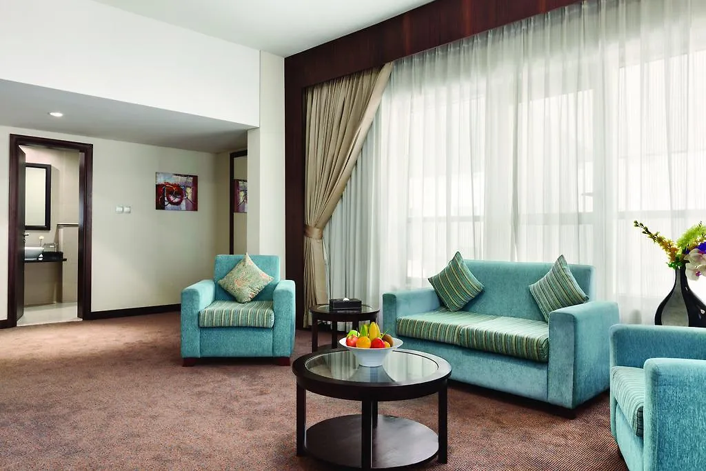 Отель Ramada By Wyndham Dubai Deira