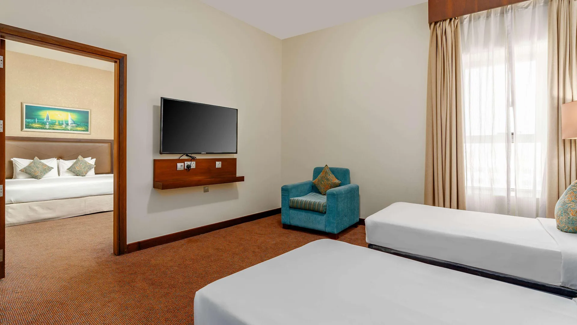 Отель Ramada By Wyndham Dubai Deira