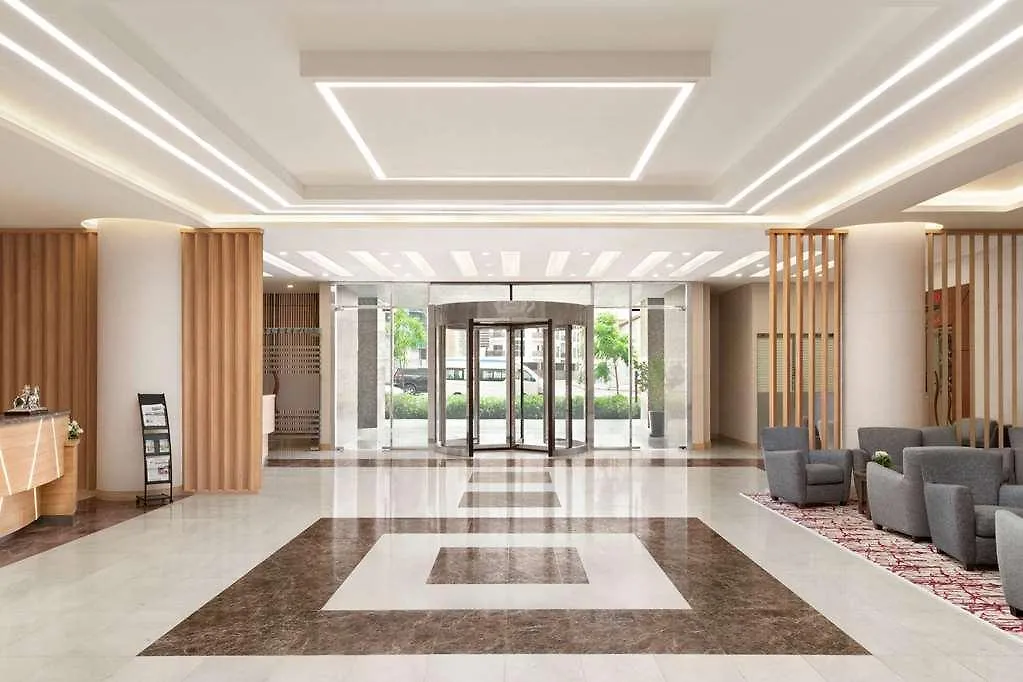 Отель Ramada By Wyndham Dubai Deira