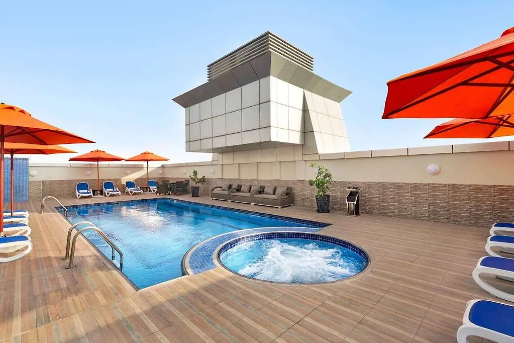 Отель Ramada By Wyndham Dubai Deira