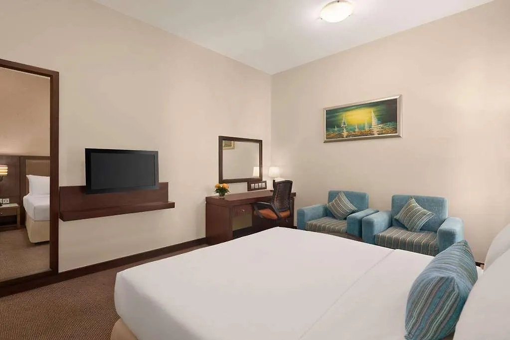 Отель Ramada By Wyndham Dubai Deira