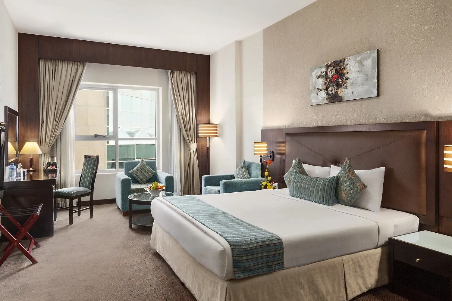 Отель Ramada By Wyndham Dubai Deira 4*,