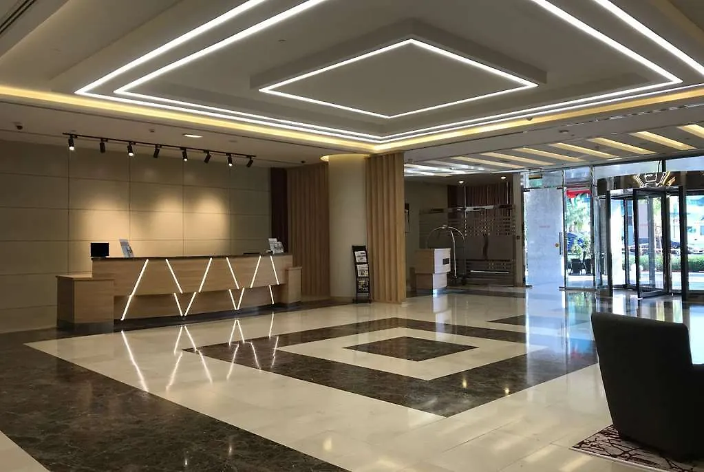 Ramada By Wyndham Dubai Deira Hotel 4*,
